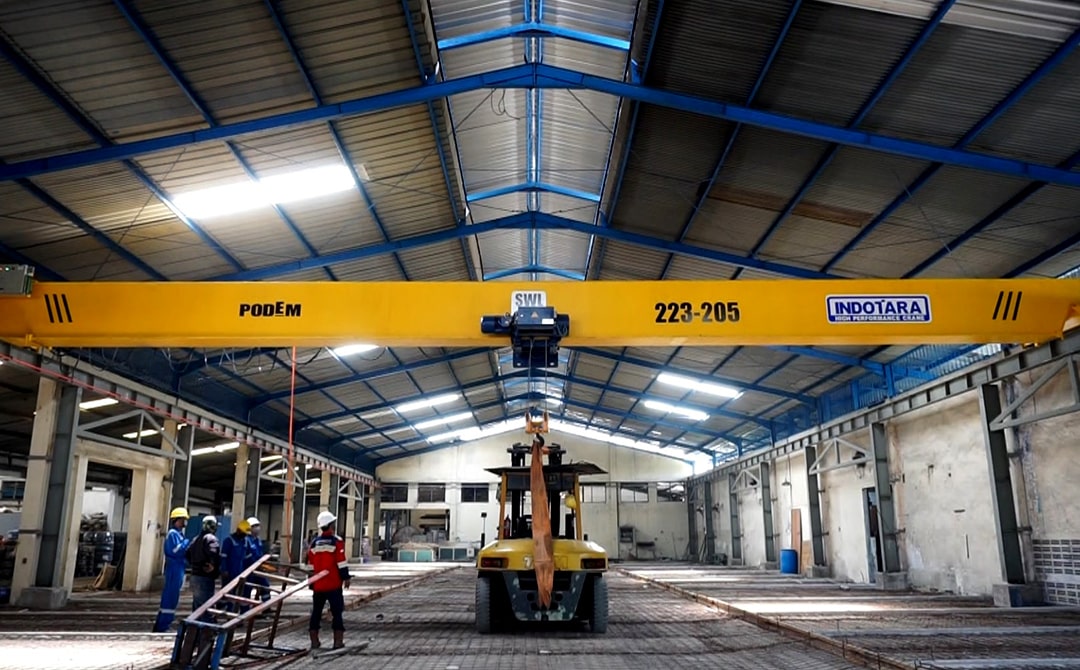 Delta Baja Mas Hoist Crane by Indotara